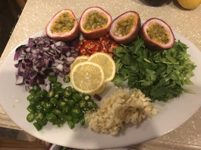 抖音上面的网红鸡爪怎么做，抖音上面的网红鸡爪怎么做视频（抖音“网红”酸辣鸡爪来了）