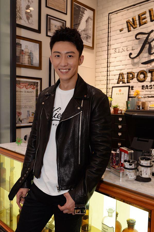 黄景瑜帅气高清图片   我的贺兰大人，黄景瑜最帅的图片（帅气硬朗大鲸鱼）