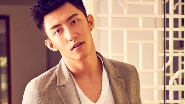 黄景瑜帅气高清图片   我的贺兰大人，黄景瑜最帅的图片（帅气硬朗大鲸鱼）