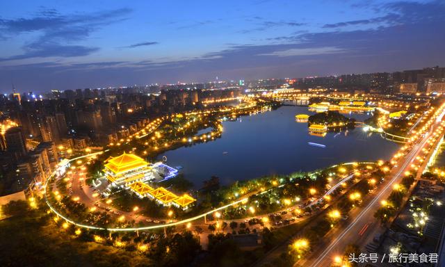 2,西安最佳休闲地推荐:曲江南湖,城内最大的人工湖,夜景太迷人了