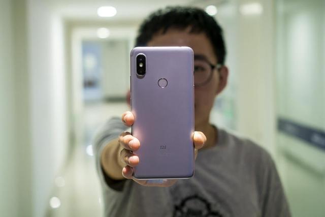 红米S2上手体验，这真的是千元机吗（看999元的颜值机拍照表现怎么样）