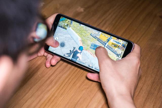 红米S2上手体验，这真的是千元机吗（看999元的颜值机拍照表现怎么样）