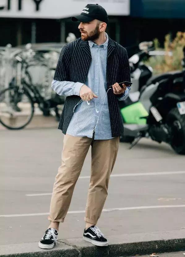 鸭舌帽可以洗衣机洗吗，鸭舌帽可以用洗衣机洗吗（想要帽子戴的帅）