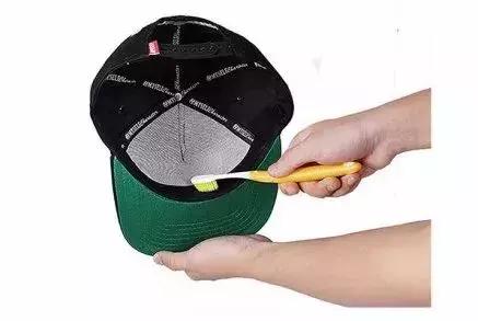 鸭舌帽可以洗衣机洗吗，鸭舌帽可以用洗衣机洗吗（想要帽子戴的帅）