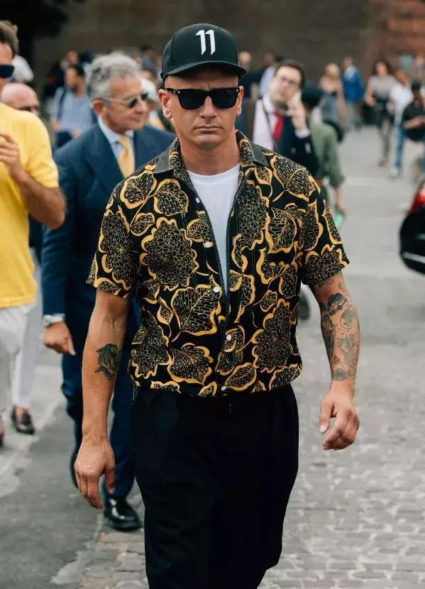 鸭舌帽可以洗衣机洗吗，鸭舌帽可以用洗衣机洗吗（想要帽子戴的帅）