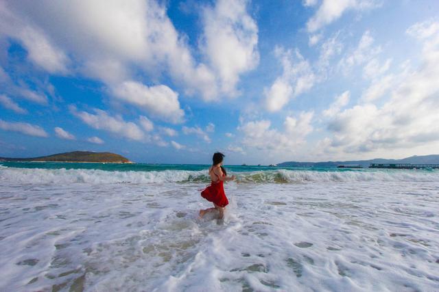 国内看海的十大圣地，有海又便宜的旅游景点（中国十大最美海滩，你去过几个）