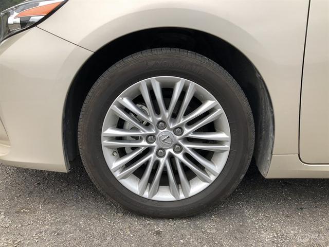 雷克萨斯ES200新款，雷克萨斯行车记录仪怎么使用（感受雷克萨斯ES200一个月报告）