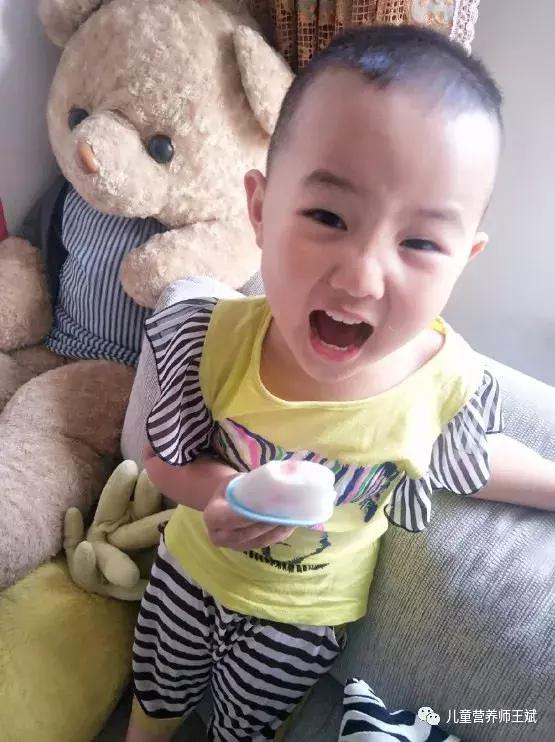 如何给宝宝添加辅食，如何正确的给宝宝添加辅食（不同性格宝宝辅食添加有技巧）