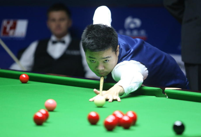 丁俊晖身高不到1米7，丁俊晖身高（丁俊晖曾携妻子露面）