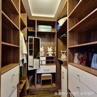 落地镜子摆放最佳位置，落地镜子怎么摆放（穿衣镜原来要这么摆放！）