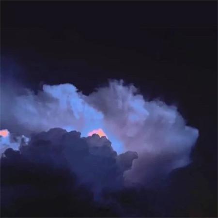 各种委屈和难过，微信头像，各种委屈和难过（微信朋友圈背景图伤感意境）