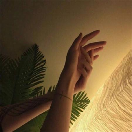 各种委屈和难过，微信头像，各种委屈和难过（微信朋友圈背景图伤感意境）