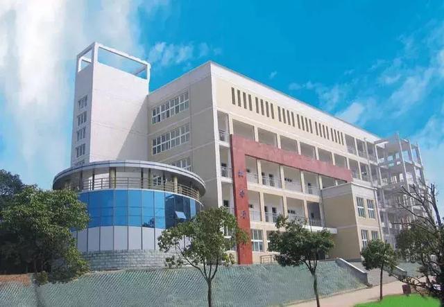 2021年湖北经济学院法商学院最好的专业排名及重点特色专业目录，湖北经济学院法商学院前景（武汉84所高校资料大全）