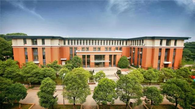 2021年湖北经济学院法商学院最好的专业排名及重点特色专业目录，湖北经济学院法商学院前景（武汉84所高校资料大全）