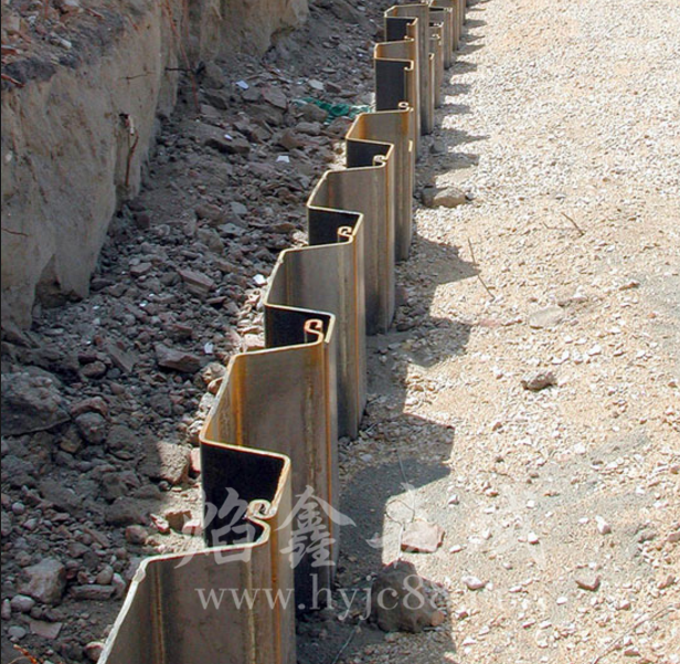 打钢板桩报价，3毫米普通钢板多少钱一吨（看了这些还觉得拉森钢板桩价格高吗）