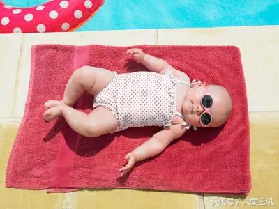 新生儿晒太阳晒多久，新生儿晒太阳最佳时间和晒的方法（新生儿是否刚出生能“晒太阳”）