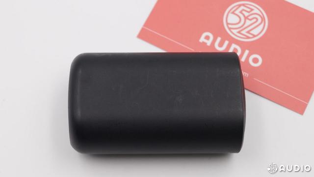 蓝牙耳机怎么充电图解，给蓝牙耳机充电要怎么充（拆开看看里面是怎样的）