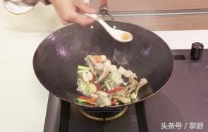 香菇怎么炒好吃又简单，怎么炒香菇好吃又简单（教你怎么炒香菇好吃又简单）
