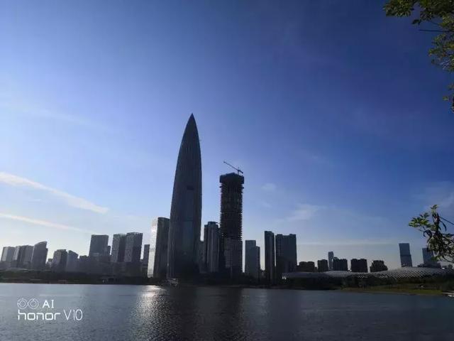 荣耀v10与荣耀10区别,荣耀10和荣耀v10有什么区别(荣耀10和荣耀V10哪个更值得买) 荣耀v10与荣耀10区别,荣耀10和荣耀v10有什么区别(荣耀10和荣耀V10哪个更值得买)