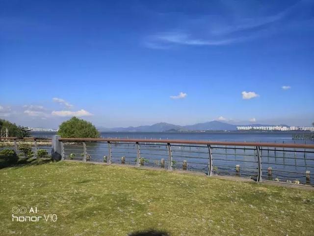 荣耀v10与荣耀10区别,荣耀10和荣耀v10有什么区别(荣耀10和荣耀V10哪个更值得买) 荣耀v10与荣耀10区别,荣耀10和荣耀v10有什么区别(荣耀10和荣耀V10哪个更值得买)