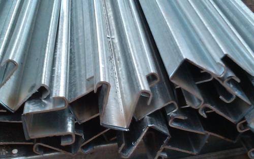 向您介绍一种新型大棚骨架，新型大棚骨架怎么选择（几型钢温室大棚骨架）