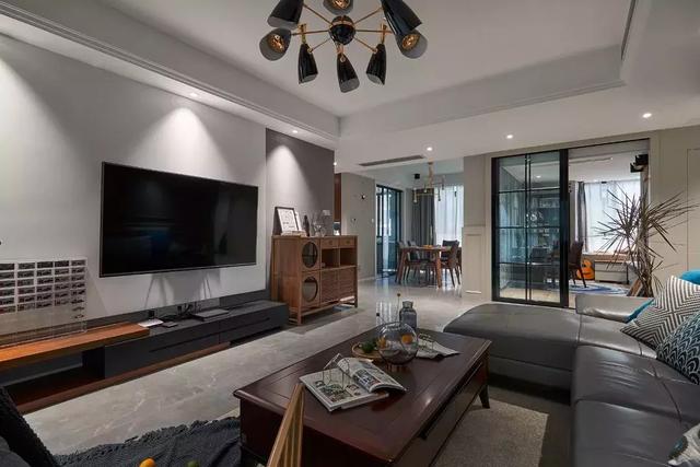 美缝颜色搭配口诀，贵族银和亚浅灰哪个好看做美缝（你一定得知道的瓷砖配色）