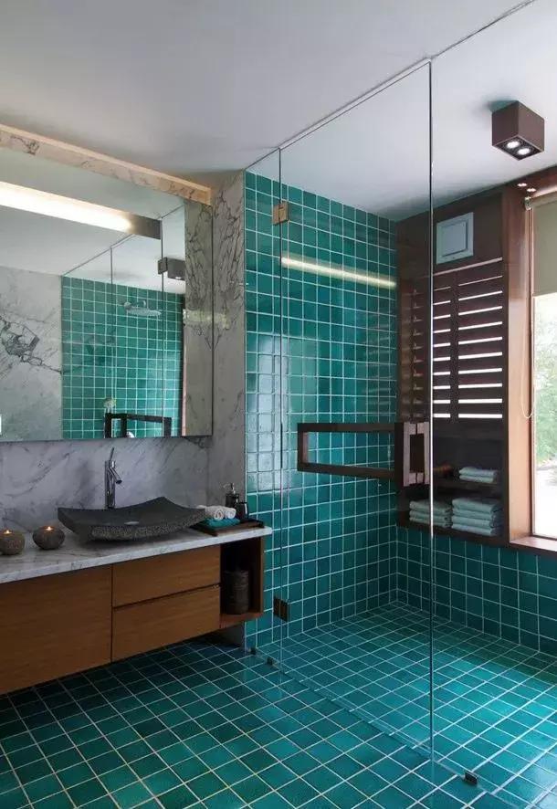 美缝颜色搭配口诀，贵族银和亚浅灰哪个好看做美缝（你一定得知道的瓷砖配色）