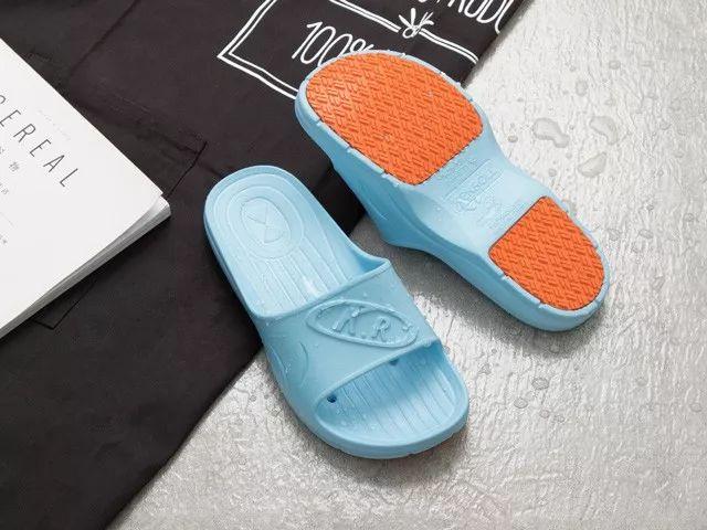 eva和pvc拖鞋哪个好，pvc拖鞋和eva拖鞋的区别（让全家人安心的防滑拖鞋）