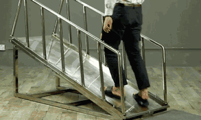 eva和pvc拖鞋哪个好，pvc拖鞋和eva拖鞋的区别（让全家人安心的防滑拖鞋）