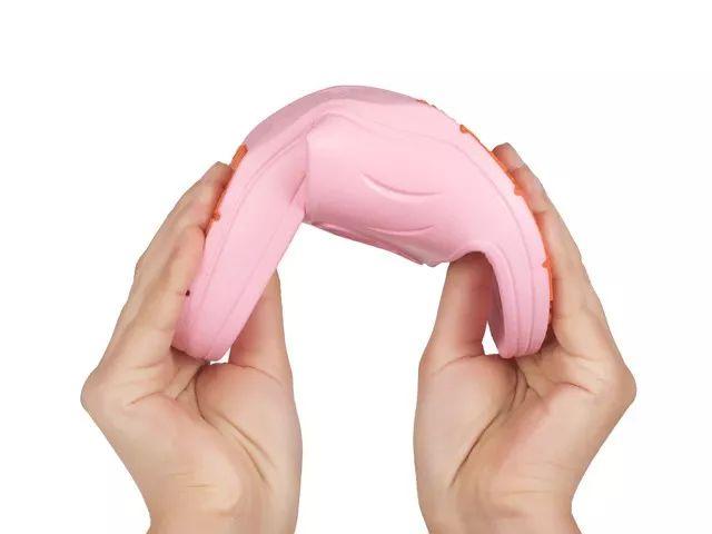 eva和pvc拖鞋哪个好，pvc拖鞋和eva拖鞋的区别（让全家人安心的防滑拖鞋）