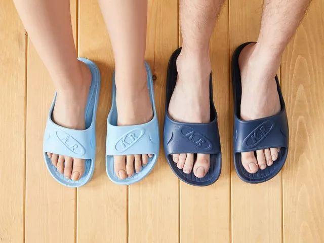 eva和pvc拖鞋哪个好，pvc拖鞋和eva拖鞋的区别（让全家人安心的防滑拖鞋）