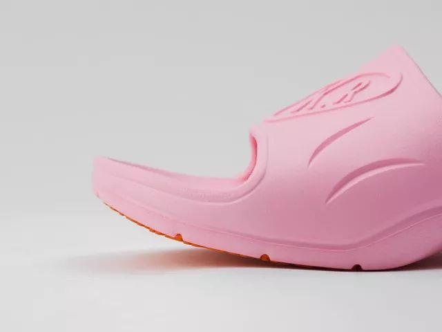 eva和pvc拖鞋哪个好，pvc拖鞋和eva拖鞋的区别（让全家人安心的防滑拖鞋）