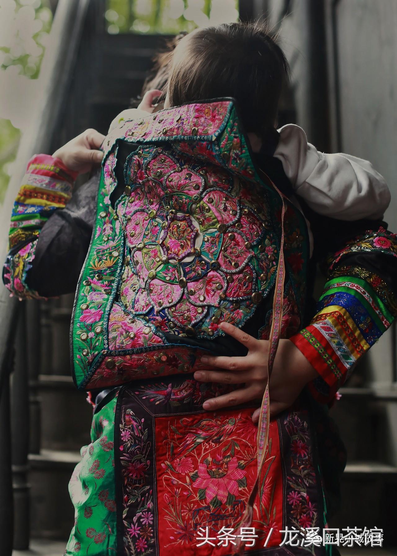 侗族图案纹样的来源和寓意,侗族花背带上的童年 - 玉三网