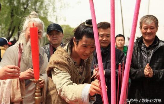 小沈阳大笑江湖歌词，大笑江湖歌词（小沈阳歌曲《大笑江湖》火了）