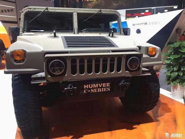 路战神电子狗v8，老是和路对面来车的电（网友：一台能开街的坦克）