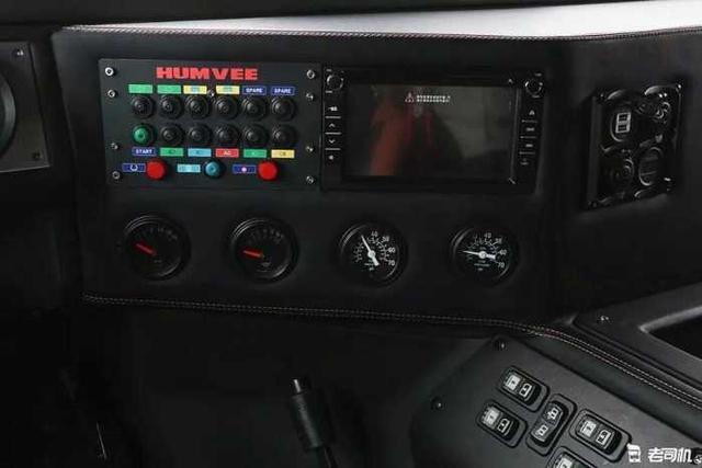 路战神电子狗v8，老是和路对面来车的电（网友：一台能开街的坦克）