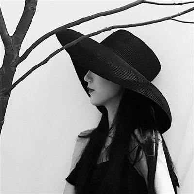 高冷系，微信头像，独二/高冷系女生/真人（霸气的微信头像黑白高冷最新2018）