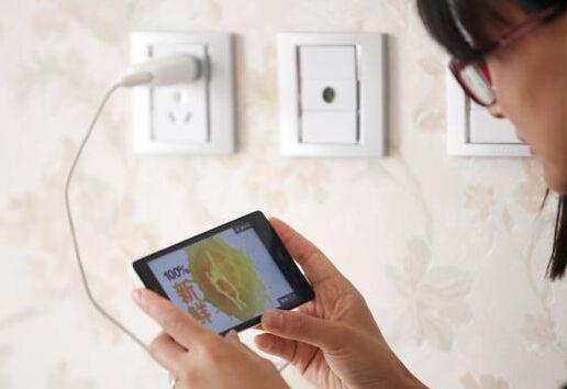 充电玩手机爆炸，苹果手机一边充电一边玩会爆炸吗（关于手机的七大谎言）