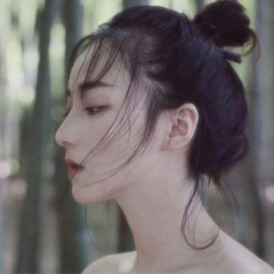 头像伤感女生图片，伤感女生头像（伤感难过气质女生微信头像）