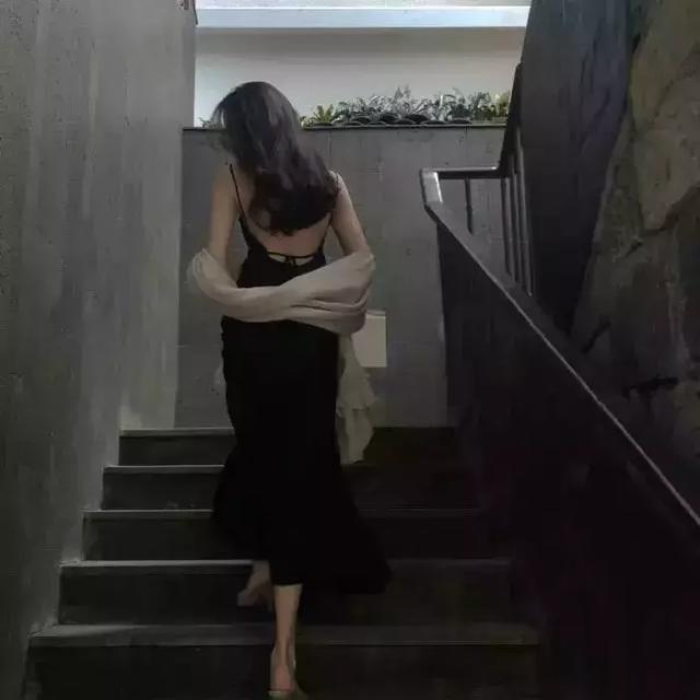 好看的背影图片女生，28张背影图微信（背影头像集）