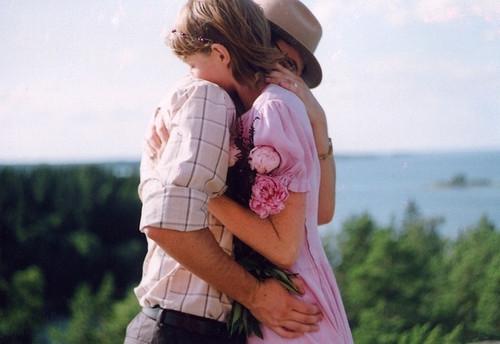 白羊男亲你下面是爱你吗，白羊座男生主动亲你代表什么（12星座肯这样吻你才是真正爱你）