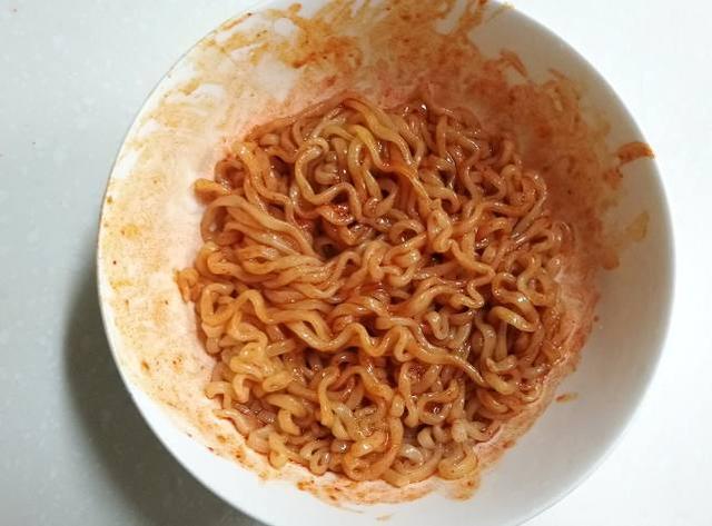 火鸡面的神仙吃法怎么吃不辣，绝对是道让你能接受的美食
