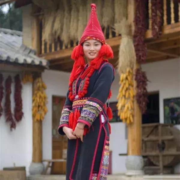 傣族民族特色，傣族民族特色的服饰简笔画（其中有15个民族是云南特有的）