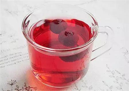 杨梅树皮泡酒功效，泡杨梅酒的功效（杨梅酒的功效作用及制作方法）