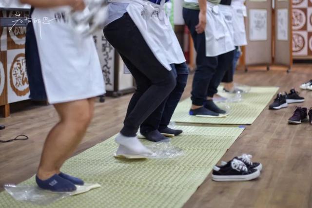 日语欢迎光临怎么说，日语餐厅服务员用语大全（日本的这个地方）