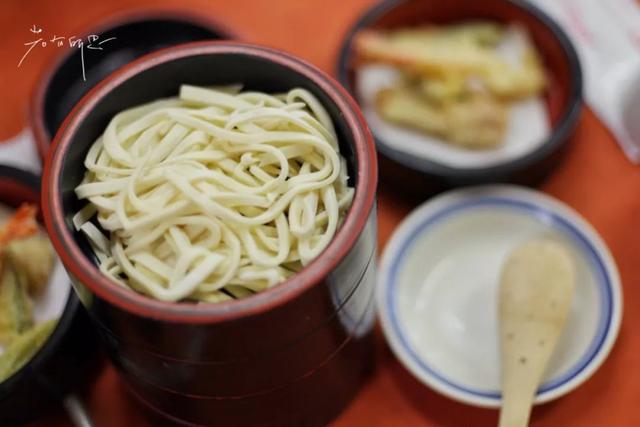 日语欢迎光临怎么说，日语餐厅服务员用语大全（日本的这个地方）