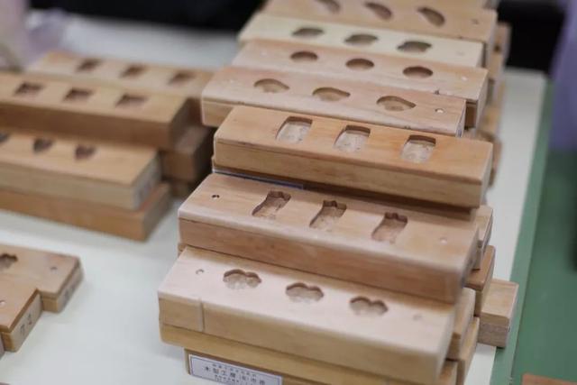 日语欢迎光临怎么说，日语餐厅服务员用语大全（日本的这个地方）