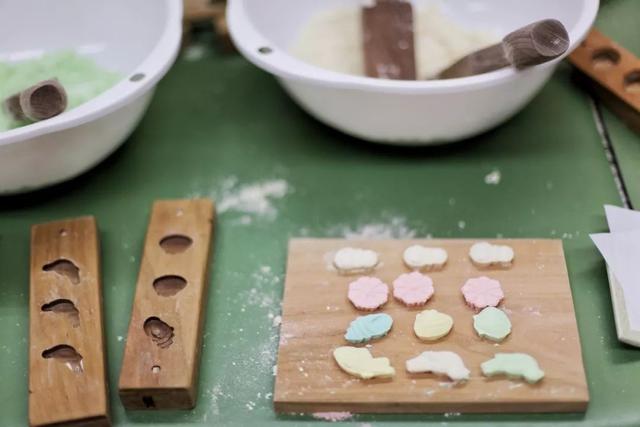 日语欢迎光临怎么说，日语餐厅服务员用语大全（日本的这个地方）