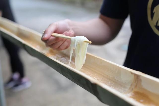 日语欢迎光临怎么说，日语餐厅服务员用语大全（日本的这个地方）