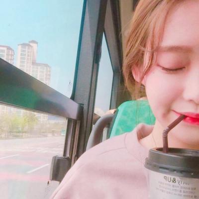 头像女生简单气质，女生头像气质简单（简单大方的气质女生微信头像）